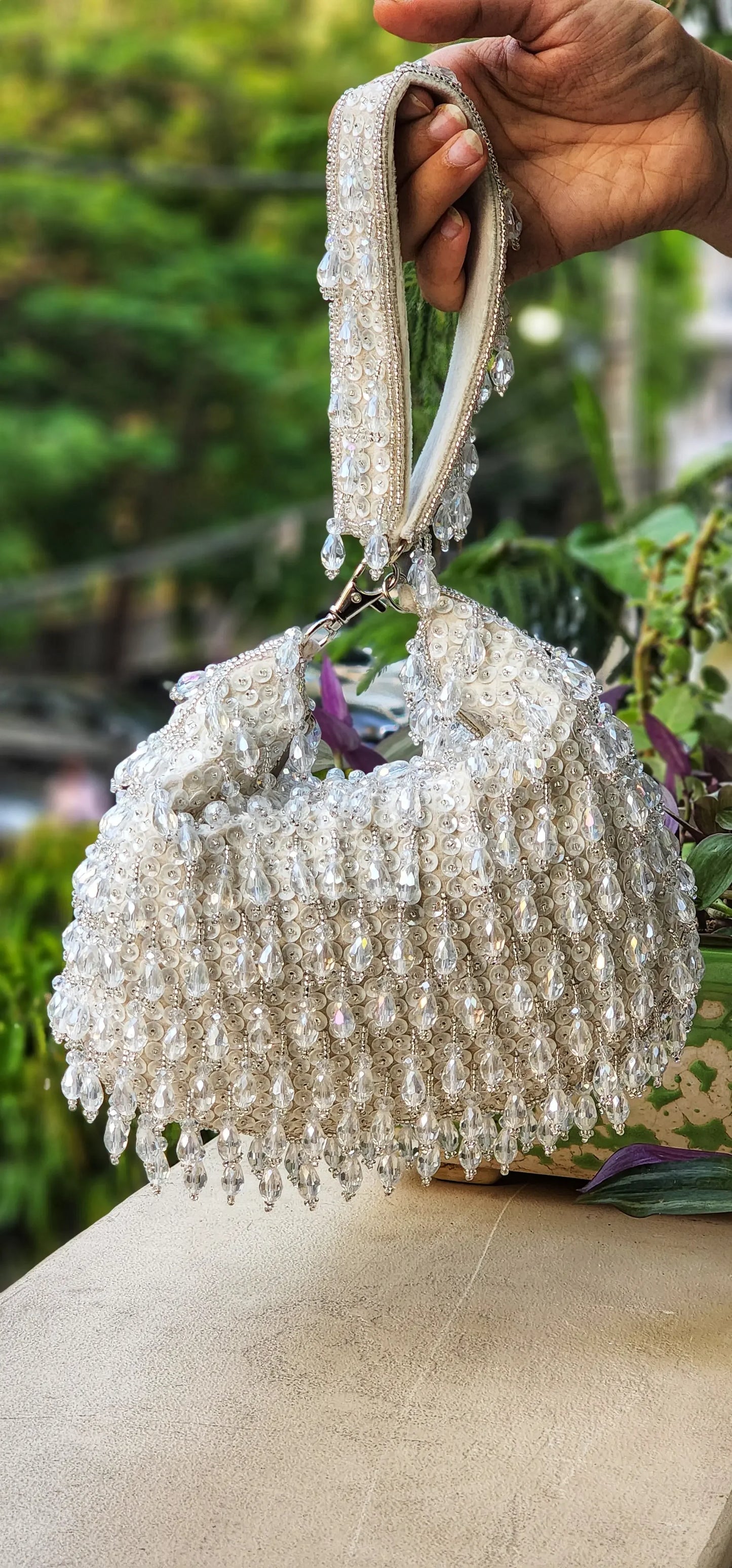 Crescent party moonbag with handle - Tareyaa