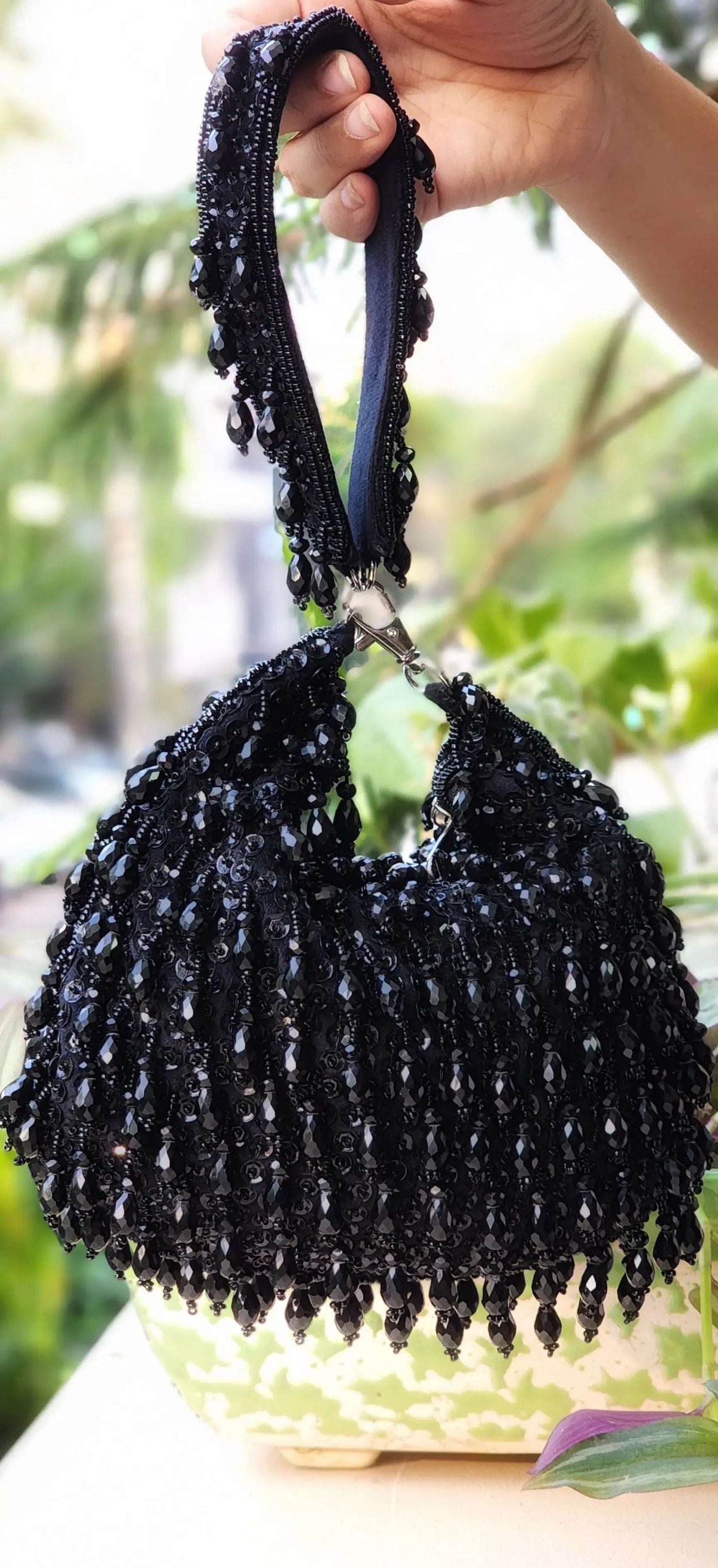 Crescent party moonbag with handle - Tareyaa