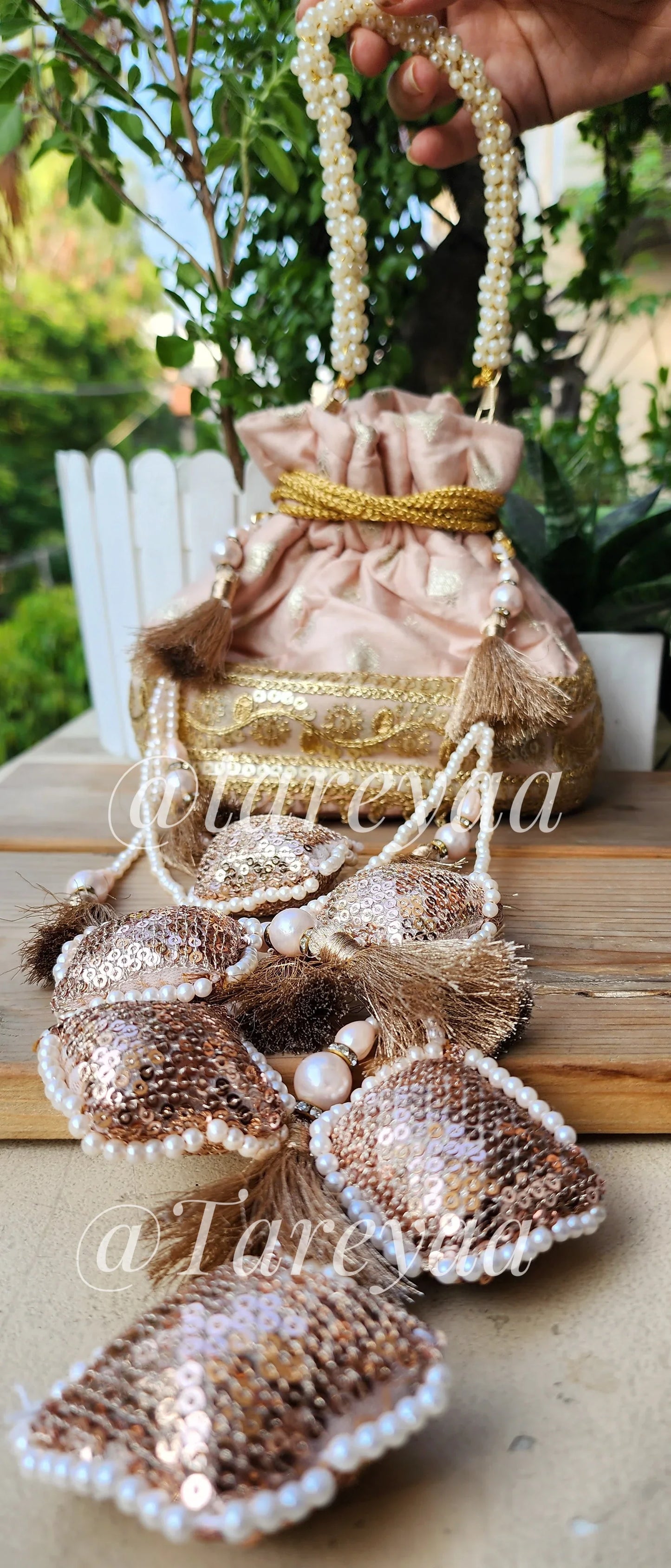 Latkan Gifting Light Potli - Tareyaa