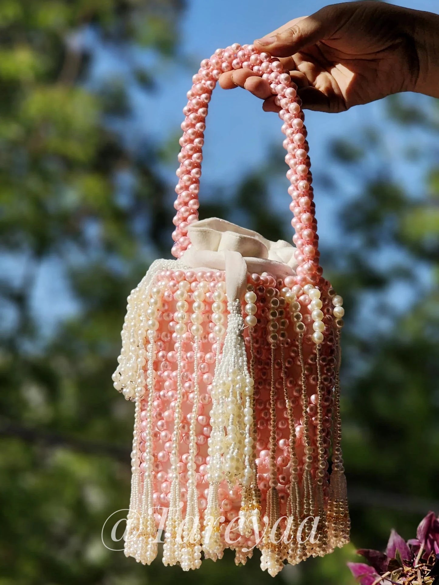 Miya Pink pearl bucket bag - Tareyaa