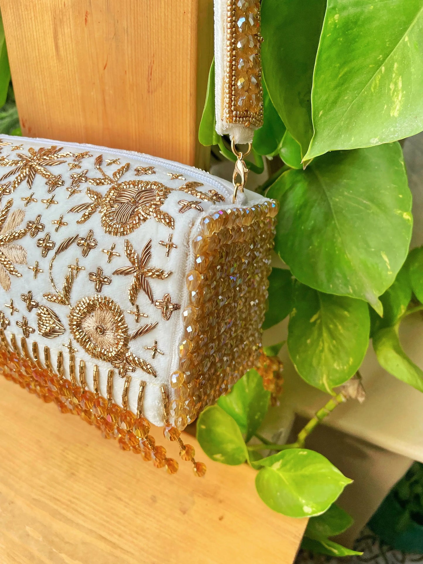 Soiree Luxury Indian bag with zipper - Tareyaa