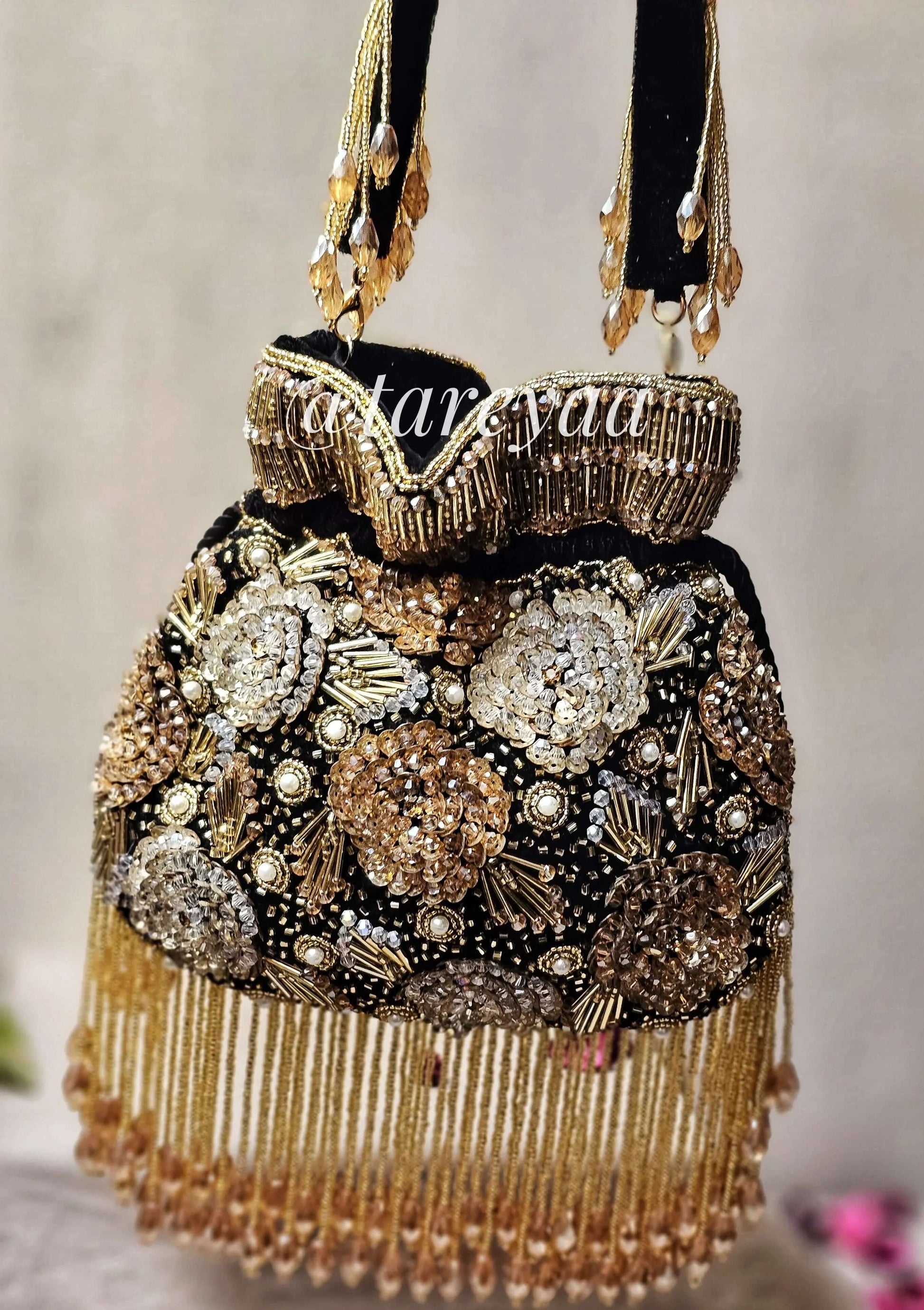Amrapali Wedding Potli - Tareyaa
