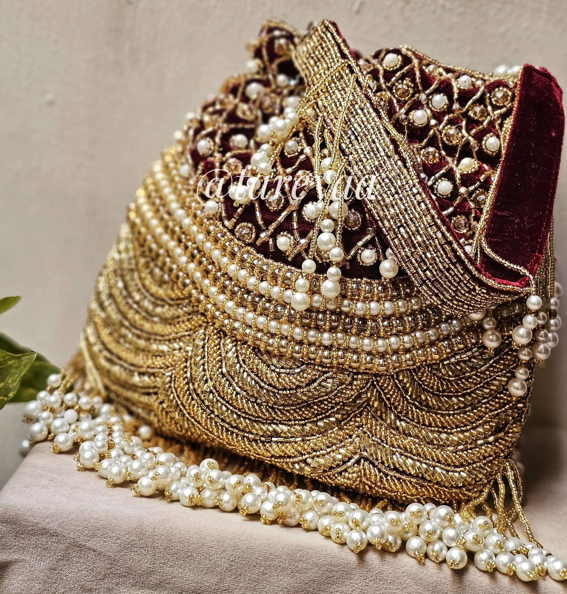 Sabhya Indian Potli - Tareyaa