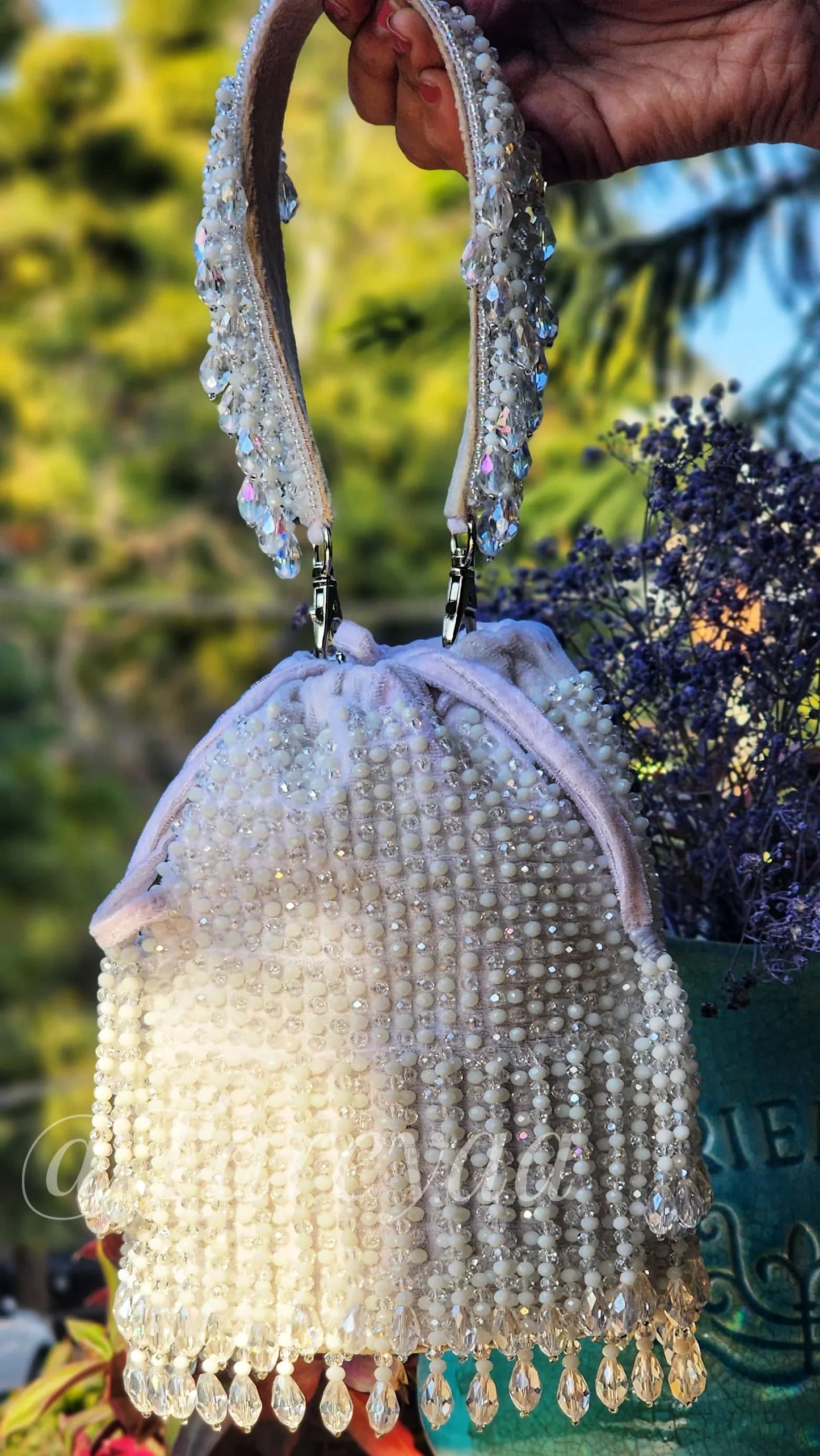Ogaan pastel Crystal potlis with handle - Tareyaa