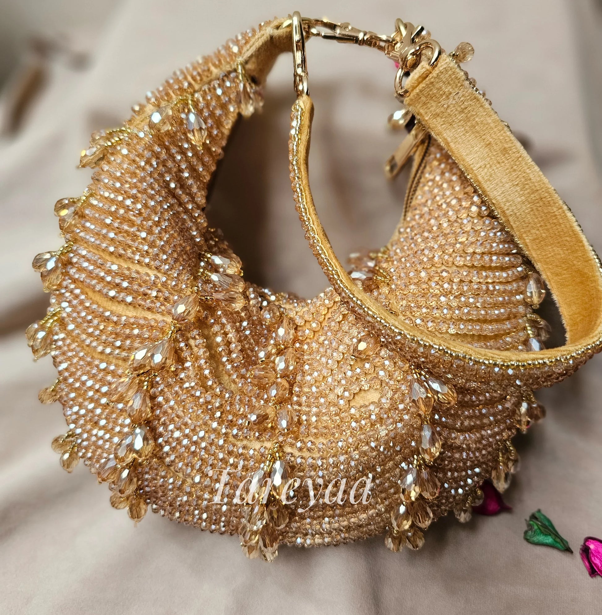 Party bag - Golden Aura - Tareyaa
