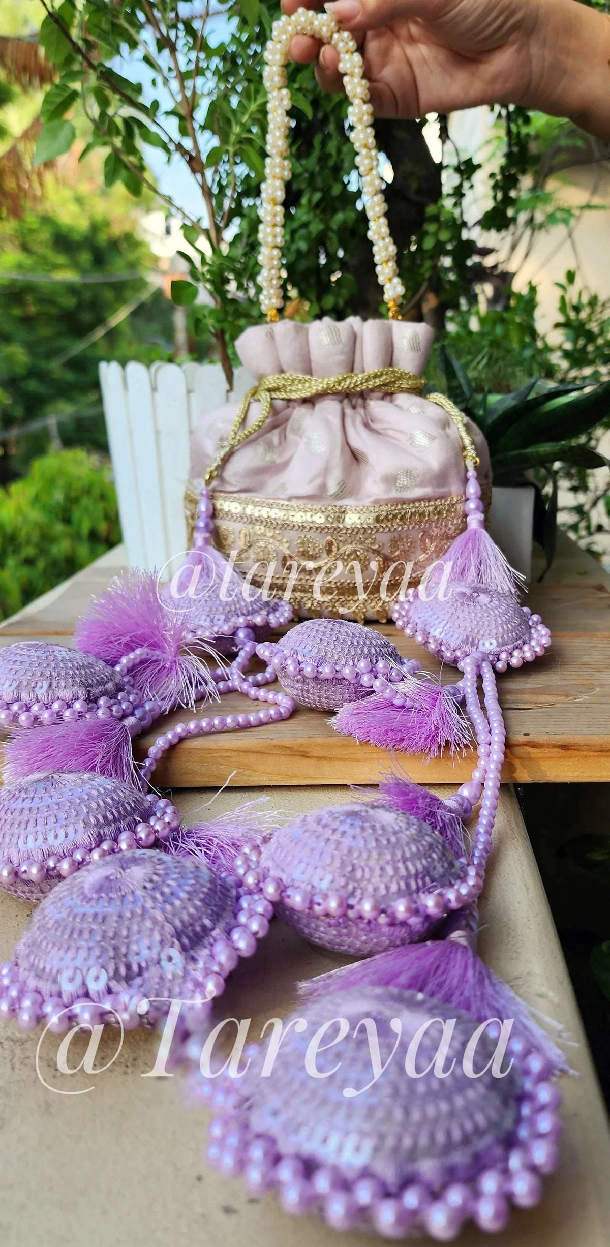 Latkan Gifting Light Potli - Tareyaa